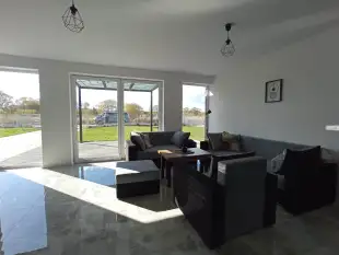 Nowe domy na Mazurach z linią brzegową - zdjęcie 9